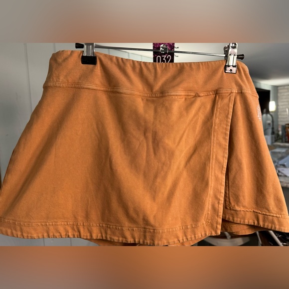 NWOT Free People FP Movement Hot Shot Mini Skort - light earth - L - Picture 5 of 8
